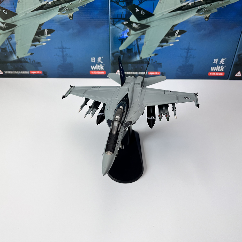 1/72 Scale U.S. F/A-18F Hornet - огляд і ціна Model Kit Store