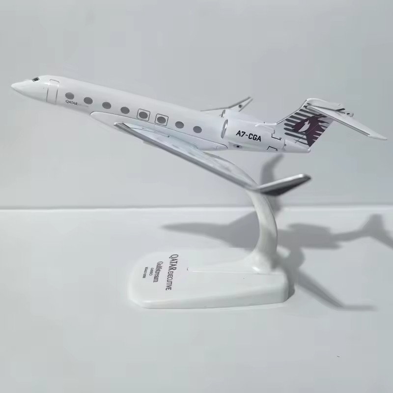 1/200 Scale Qatar Airways Gulf - огляд і ціна Model Kit Store