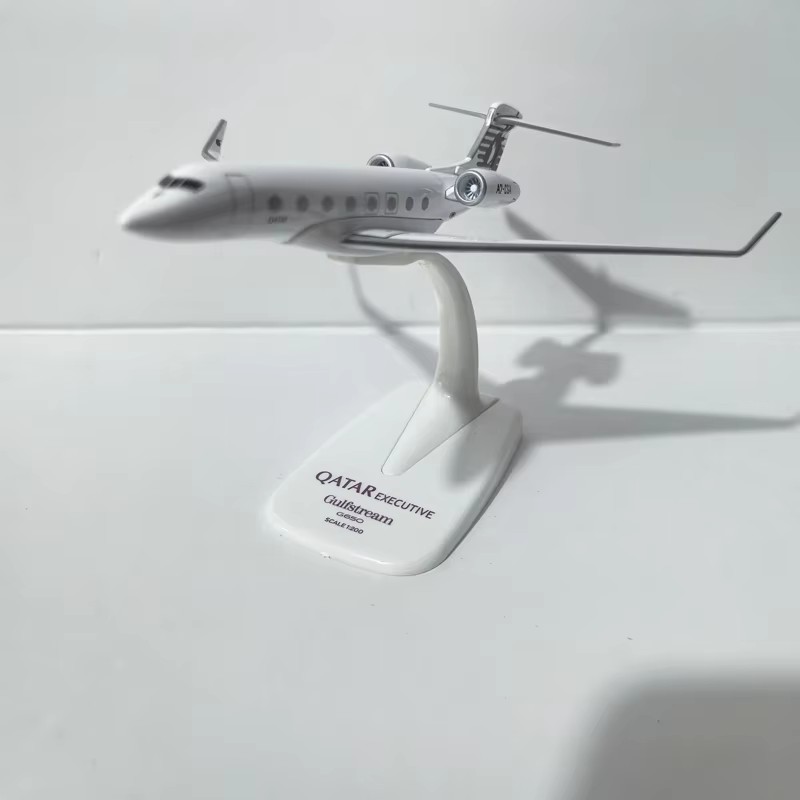 1/200 Scale Qatar Airways Gulf - огляд і ціна Model Kit Store
