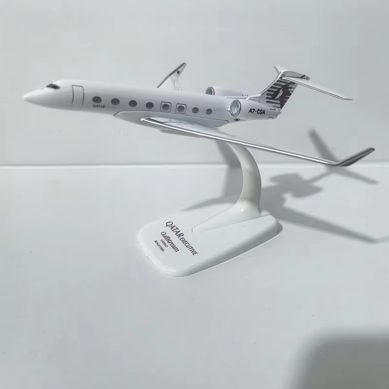 1/200 Scale Qatar Airways Gulf - огляд і ціна Model Kit Store