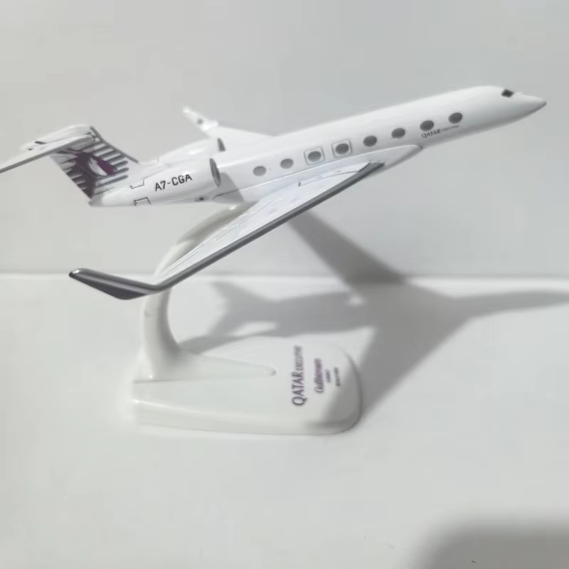1/200 Scale Qatar Airways Gulf - огляд і ціна Model Kit Store